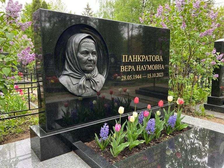Памятник с барельефом — выполненная работа 26 в Челябинске