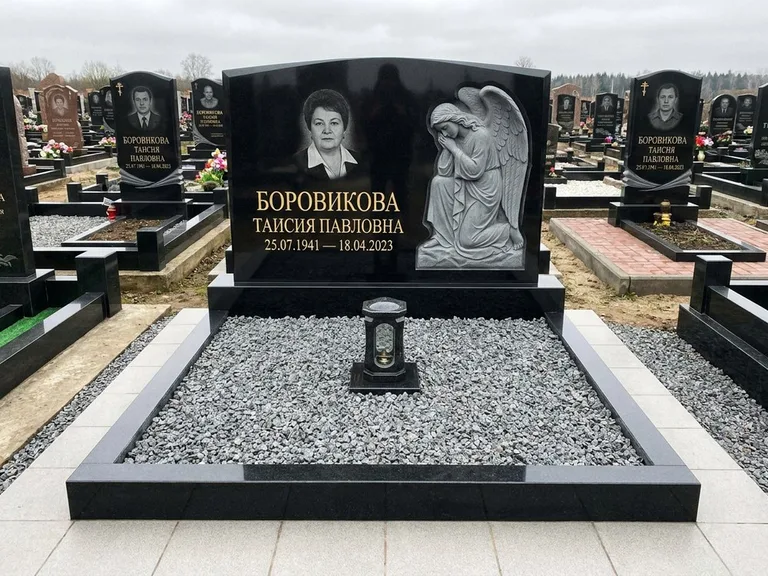 Памятник с барельефом — выполненная работа 38 в Челябинске