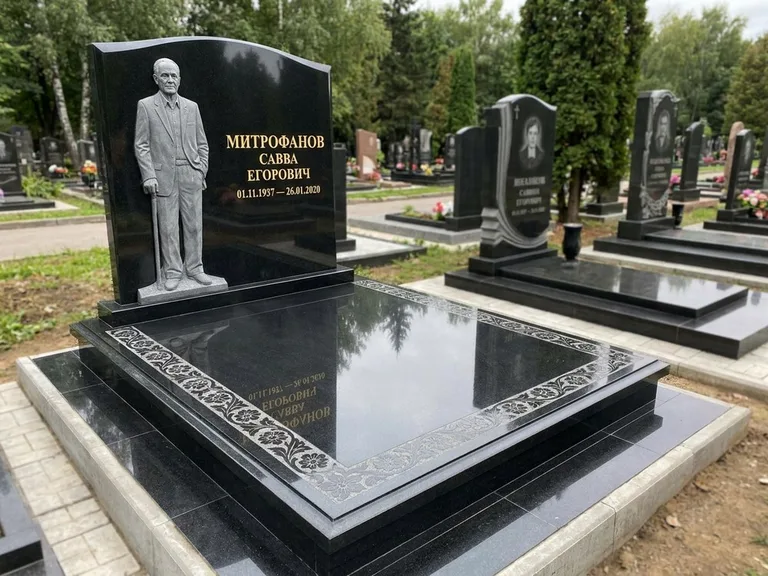 Памятник с барельефом — выполненная работа 48 в Челябинске