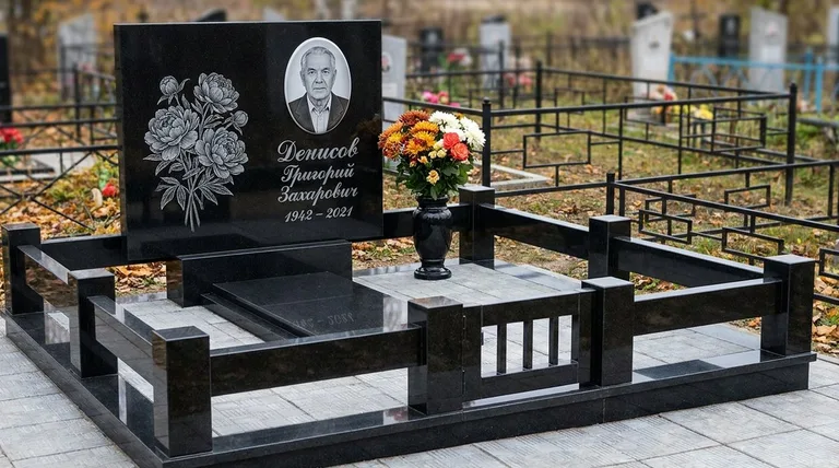 Памятник с гравировкой пионов — выполненная работа «Денисов» в Челябинске