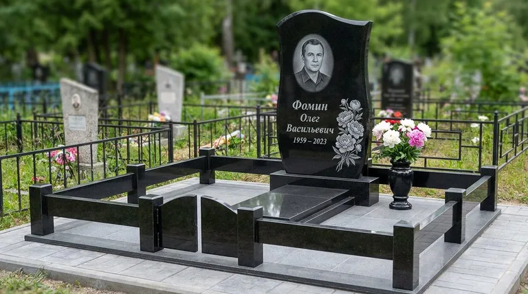 Памятник с гравировкой пионов — выполненная работа «Фомин» в Челябинске