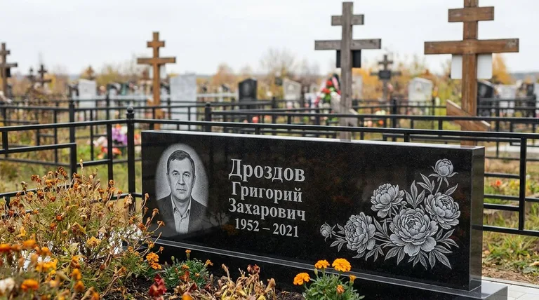 Памятник с гравировкой пионов — выполненная работа «Дроздов» в Челябинске