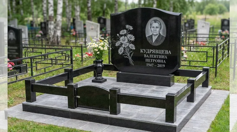Памятник с гравировкой ромашек — выполненная работа «Кудрявцева» в Челябинске