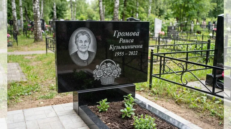 Памятник с гравировкой роз — выполненная работа «Громова» в Челябинске