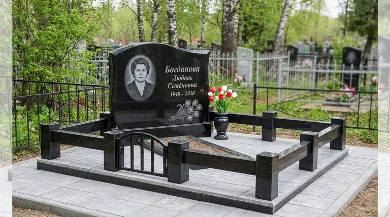 Памятник с гравировкой тюльпанов — выполненная работа «Богданова» в Челябинске