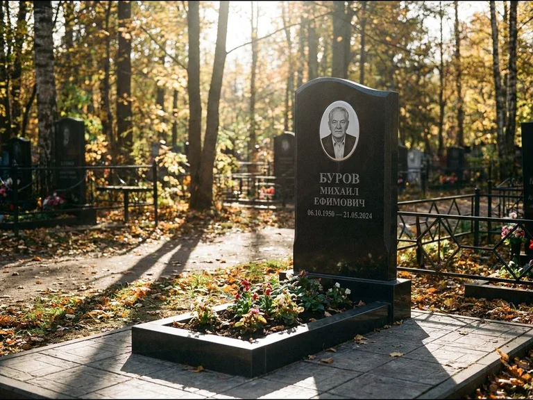 Овальный керамический портрет — установленная работа в Челябинске
