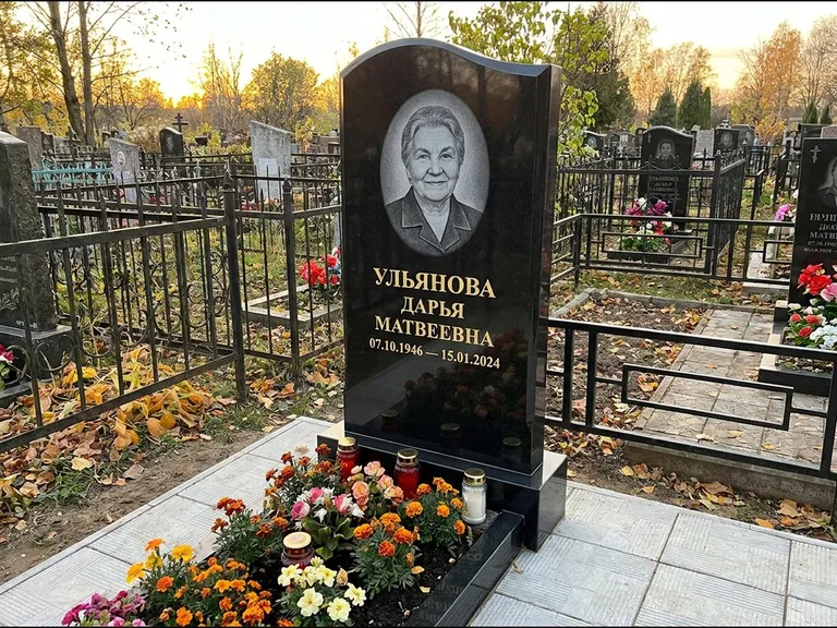 Гравировка портрета на чёрном граните — выполненная работа 12 в Челябинске