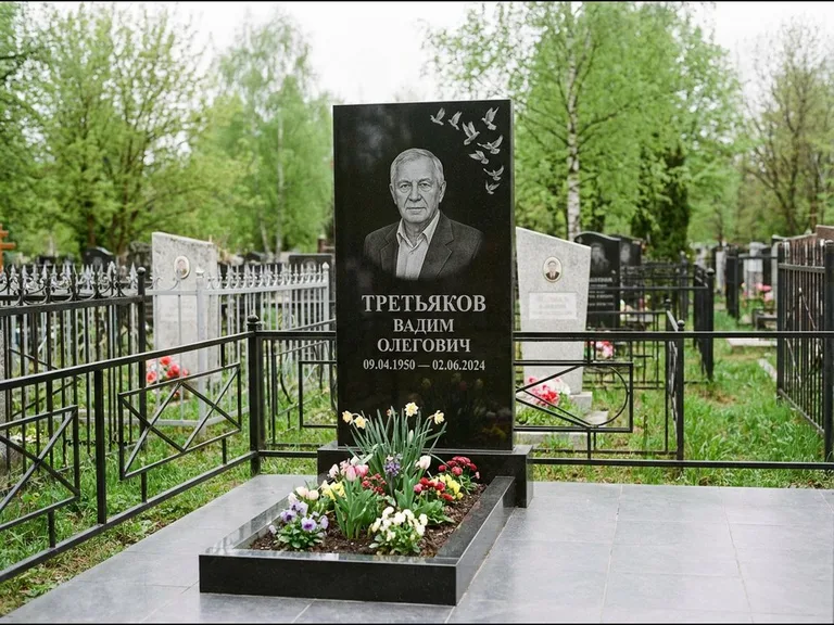 Памятник с гравировкой голубей — гравировка стаи голубей, взлетающей от угла стелы, работа «Третьяков» в Челябинске