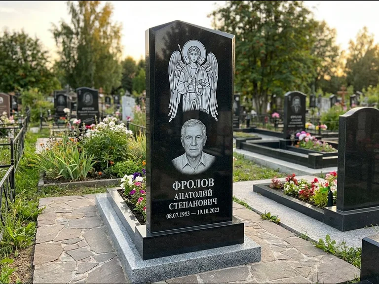 Памятник с гравировкой иконы — Владимирская икона Божией Матери с Младенцем, работа «Мельникова» в Челябинске