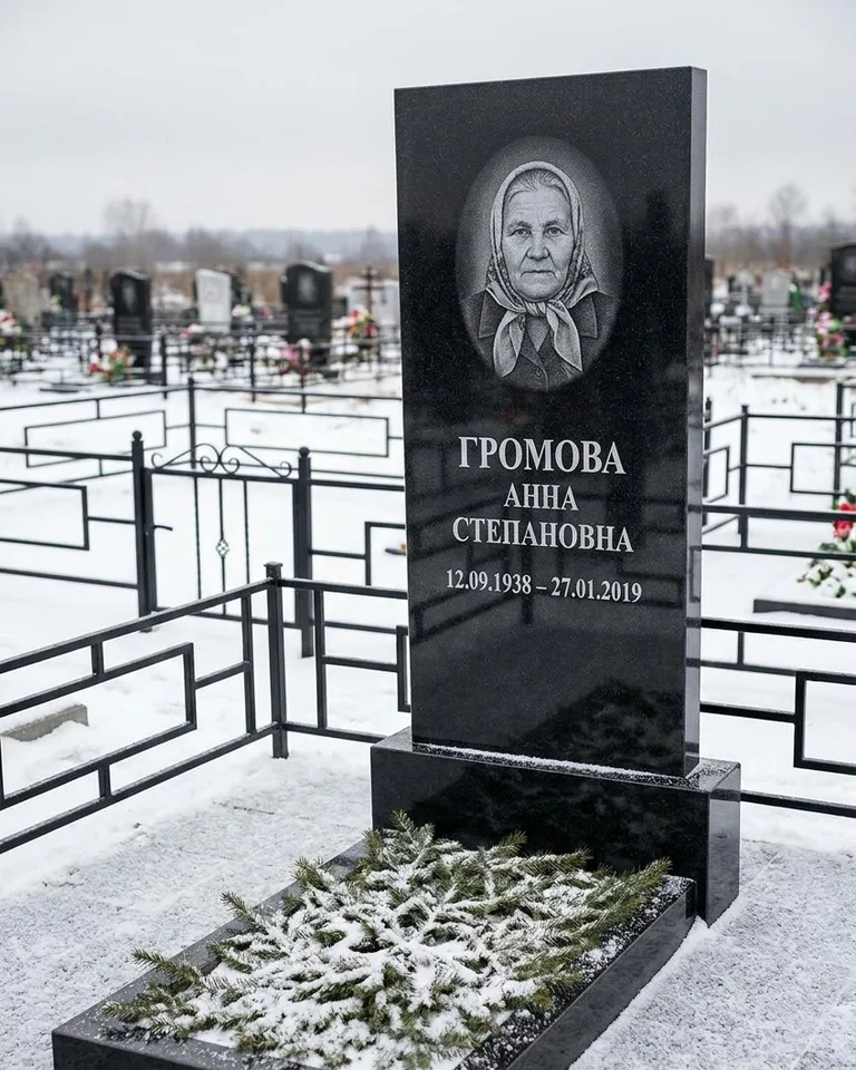 Простой вертикальный памятник под ключ зимой в Челябинске