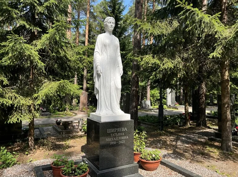 Ростовая женская фигура с портретным сходством на мемориале в Челябинске