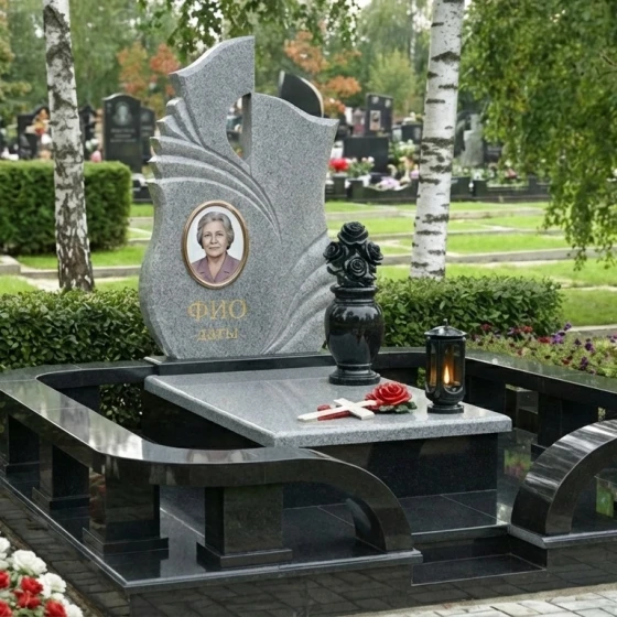 Элитный гранитный памятник с пламенем и розами, гранит Мансуровский