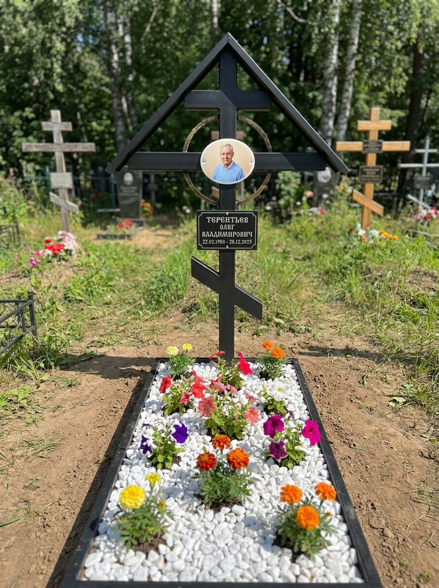 Портрет на памятнике в Челябинске — Крупный овал на кресте, портрет по грудь