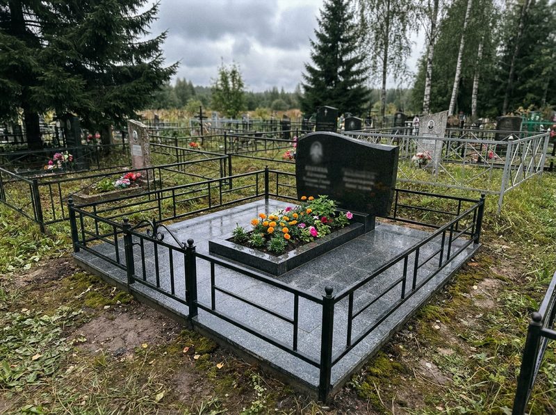 Уборка могилы в Челябинске — пример 3